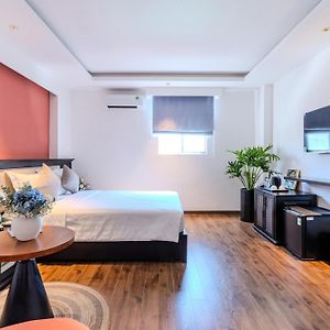 Deluxe Queen Suite